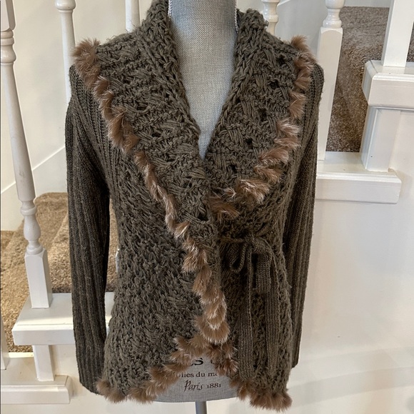 NESS fur cardigan. (Rabbit fur) - Picture 1 of 11
